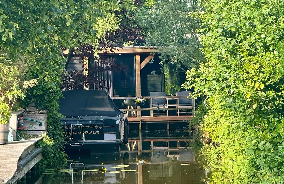 Casa aan de Plas, B&B met hottub en jacuzzi-1